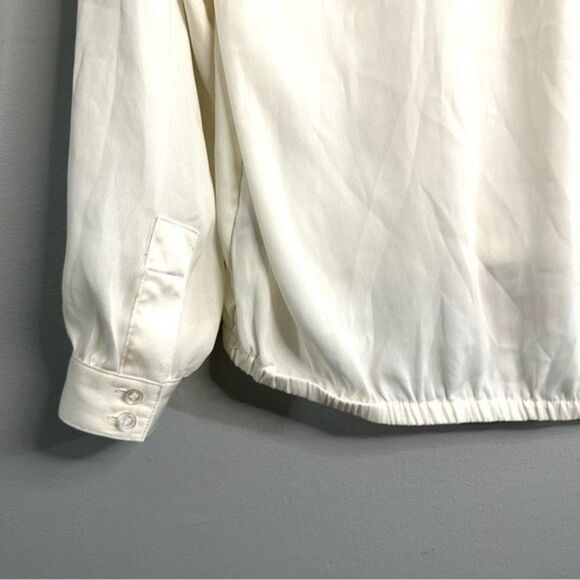 The Limited Women’s size small white silky feel long sleeve blouse 532B3 - Picture 10 of 11